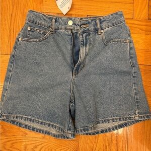 ASOS DESIGN
dad shorts with cinch back in clean blue denim